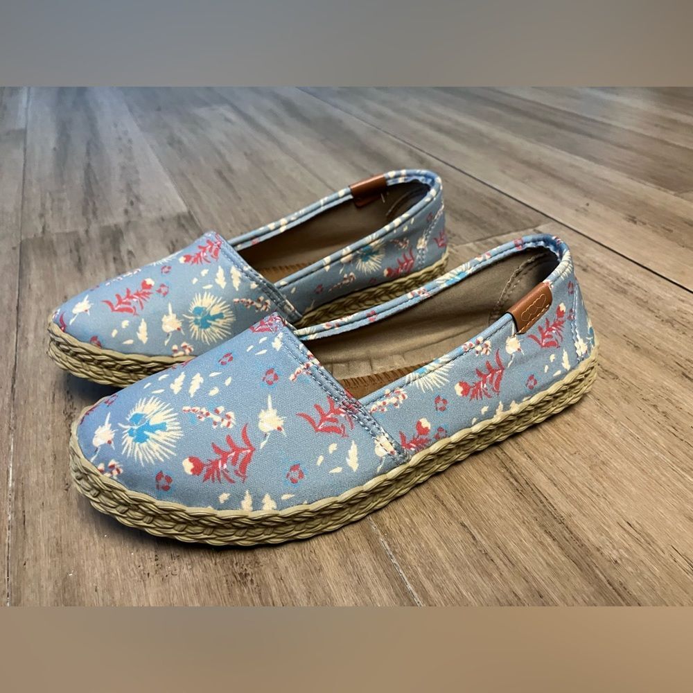 Klasse floral blue women’s loafers. Size 37 new $169